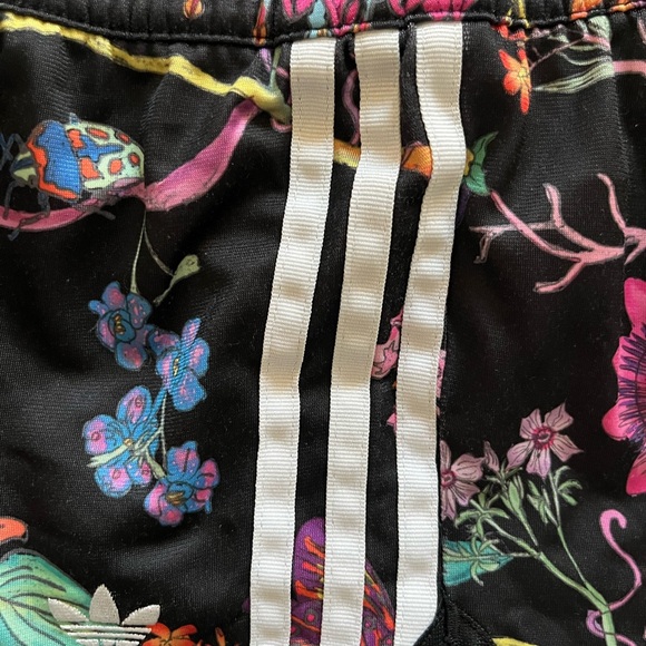 Adidas Kids Black Floral Matching Set - Picture 9 of 10